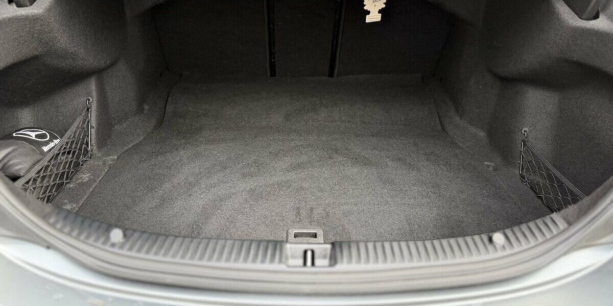 Mercedes-Benz C 220 Designo / AMG / LED / 360° Cam / Allrad 220.000 km 20.990 &euro; Mönchengladbach 41066