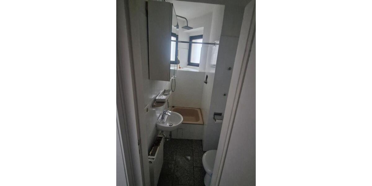 Etagenwohnung Krefeld - 2 Zimmer, 35 m&sup2;, 420&euro; | Angebot:25948940