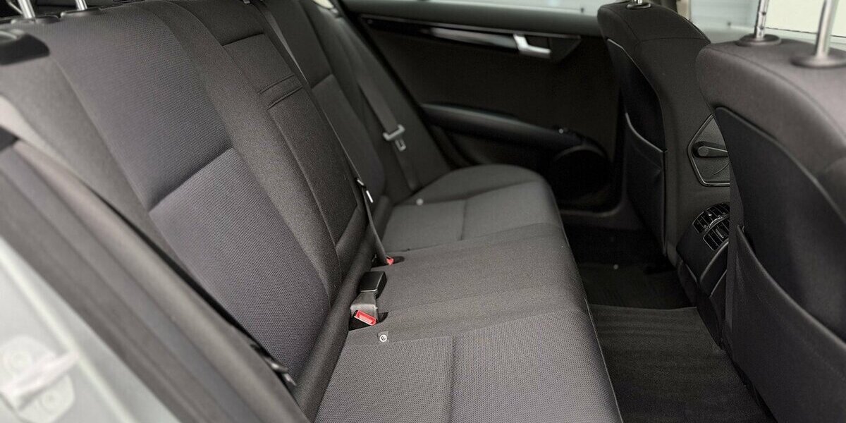 Mercedes-Benz C 180 T Kompressor / 50TKm / el. FH / 1. Hand 50.000 km 11.490 &euro; Mönchengladbach 41066