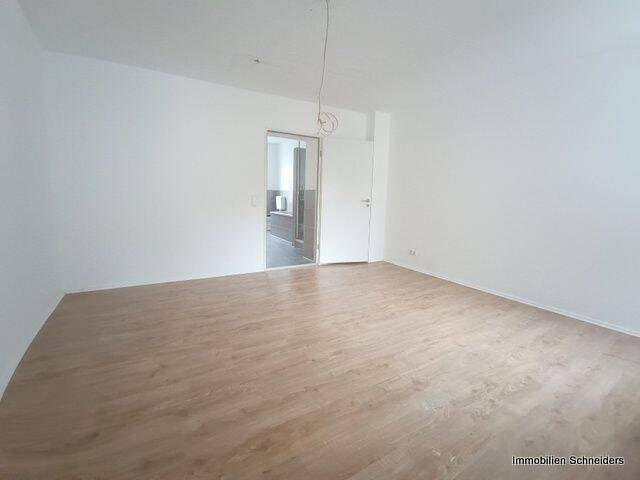 Etagenwohnung Krefeld Dießem/Lehmheide - 3 Zimmer, 110 m&sup2;, 810&euro; | Angebot:26027785