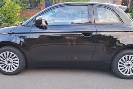 Fiat 500e 9.300 km 18.900 &euro; Grevenbroich 41516
