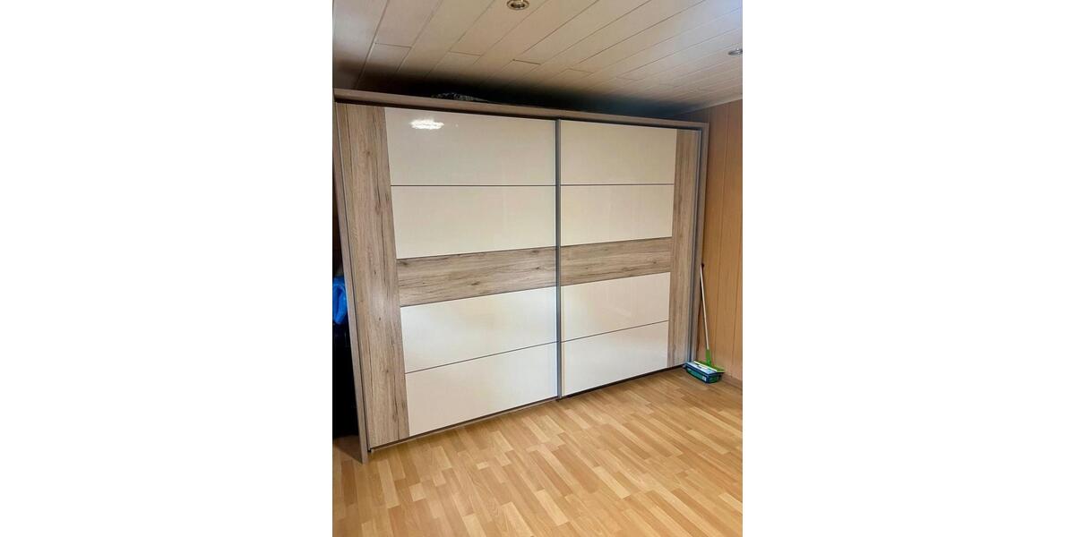 Reihenhaus Duisburg Rheinhausen - 3 Zimmer, 80 m&sup2;, 1.200&euro; | Angebot:25935972