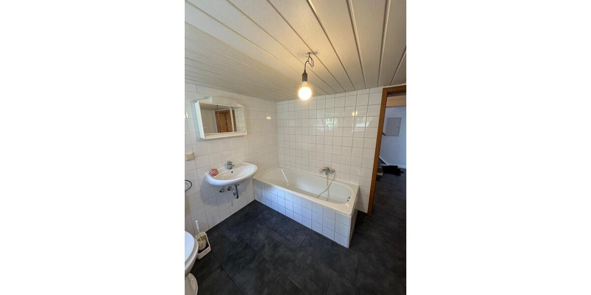 Etagenwohnung Düsseldorf Niederkassel - 4 Zimmer, 106 m&sup2;, 950&euro; | Angebot:26608721
