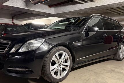 Mercedes-Benz E 220 305.127 km 10.600 &euro; Grevenbroich 41515