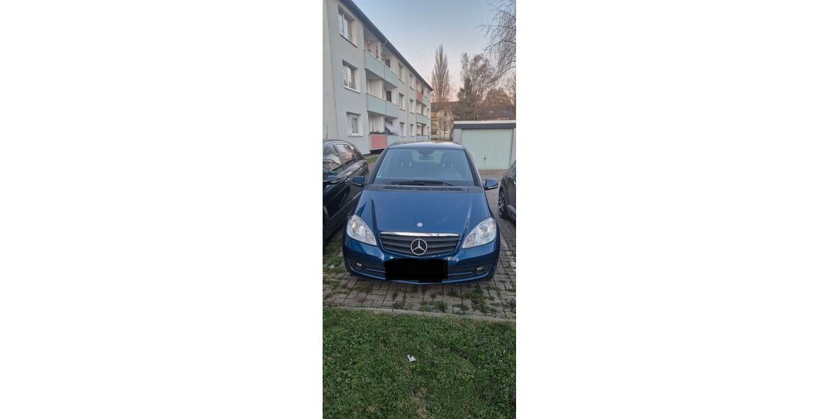 Mercedes-Benz A 180 246.500 km 2.400 &euro; Duisburg 47179