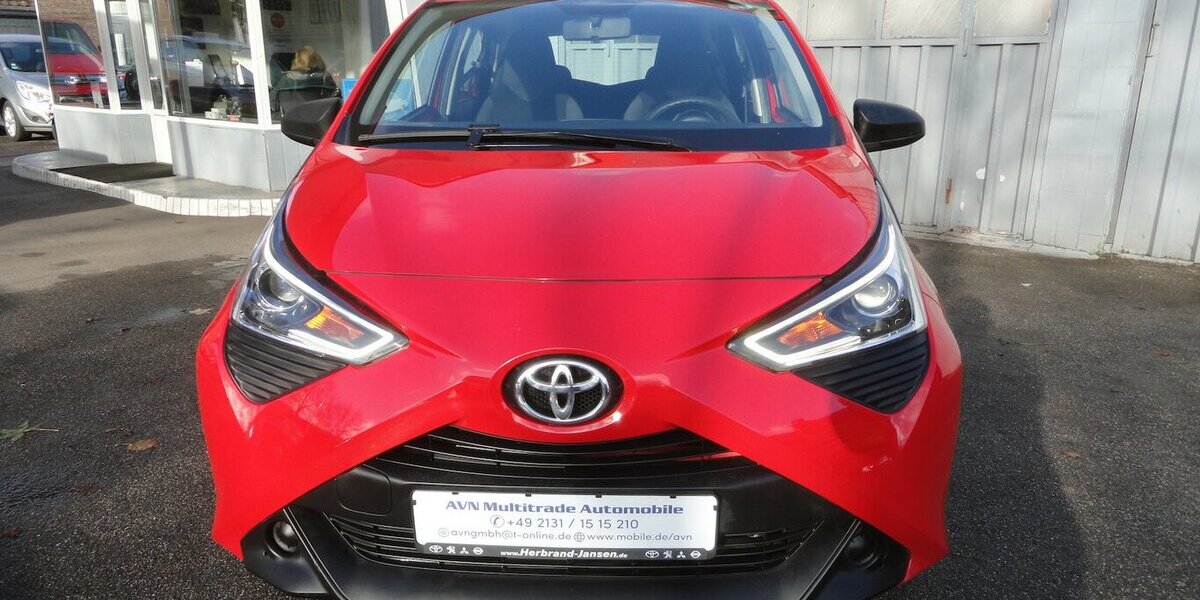 Toyota Aygo X x-Business-Paket 53 KW Klima 1.Hd 100.000 km 6.999 &euro; Neuss 41462