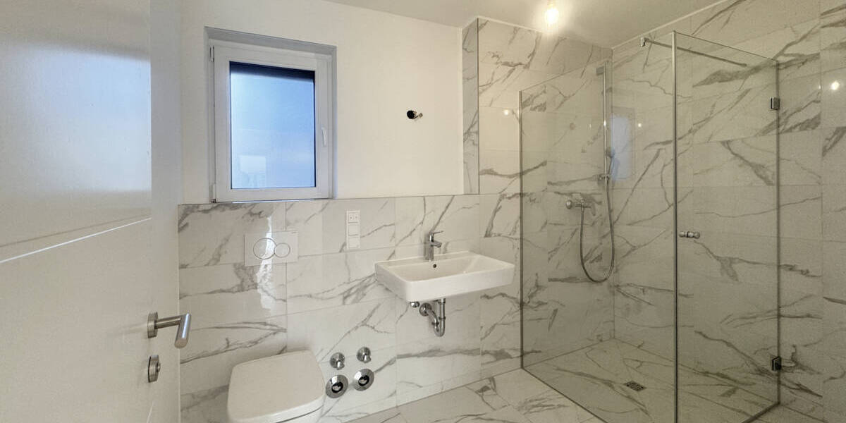 Etagenwohnung Krefeld Stadtmitte - 4 Zimmer, 110 m&sup2;, 379.000&euro; | Angebot:25690037