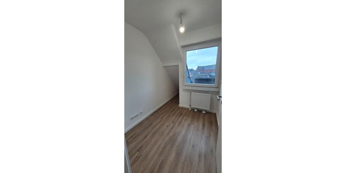 Dachgeschoßwohnung Mönchengladbach Ost - 3 Zimmer, 65 m&sup2;, 650&euro; | Angebot:26648956