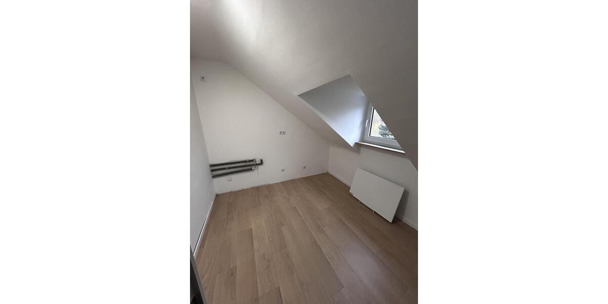 Dachgeschoßwohnung Mönchengladbach Süd - 2 Zimmer, 42 m&sup2;, 530&euro; | Angebot:26663106