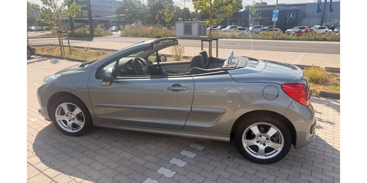 Peugeot 207 94.000 km 4.249 &euro; Neuss 41466