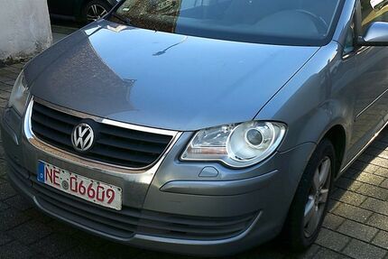 VW Touran 224.800 km 2.700 &euro; Grevenbroich 41516