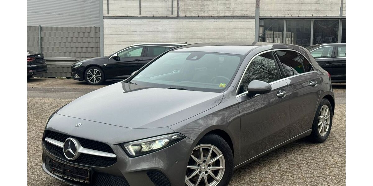 Mercedes-Benz A 200 141.710 km 18.999 &euro; Düsseldorf 40233
