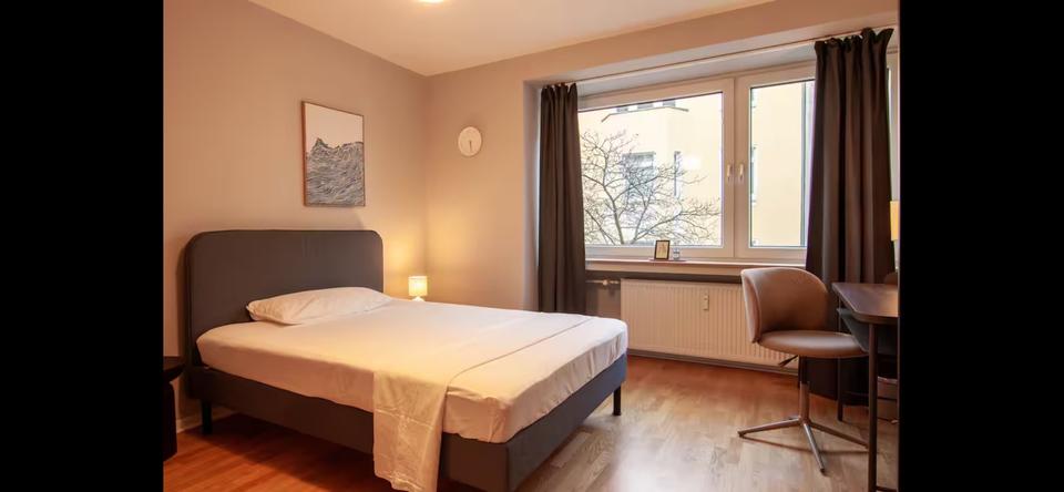 Etagenwohnung Düsseldorf Stadtbezirk 3 - 1 Zimmer, 30 m&sup2;, 1.080&euro; | Angebot:25993006