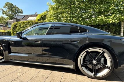 Porsche Taycan 41.411 km 67.200 &euro; Krefeld 47804