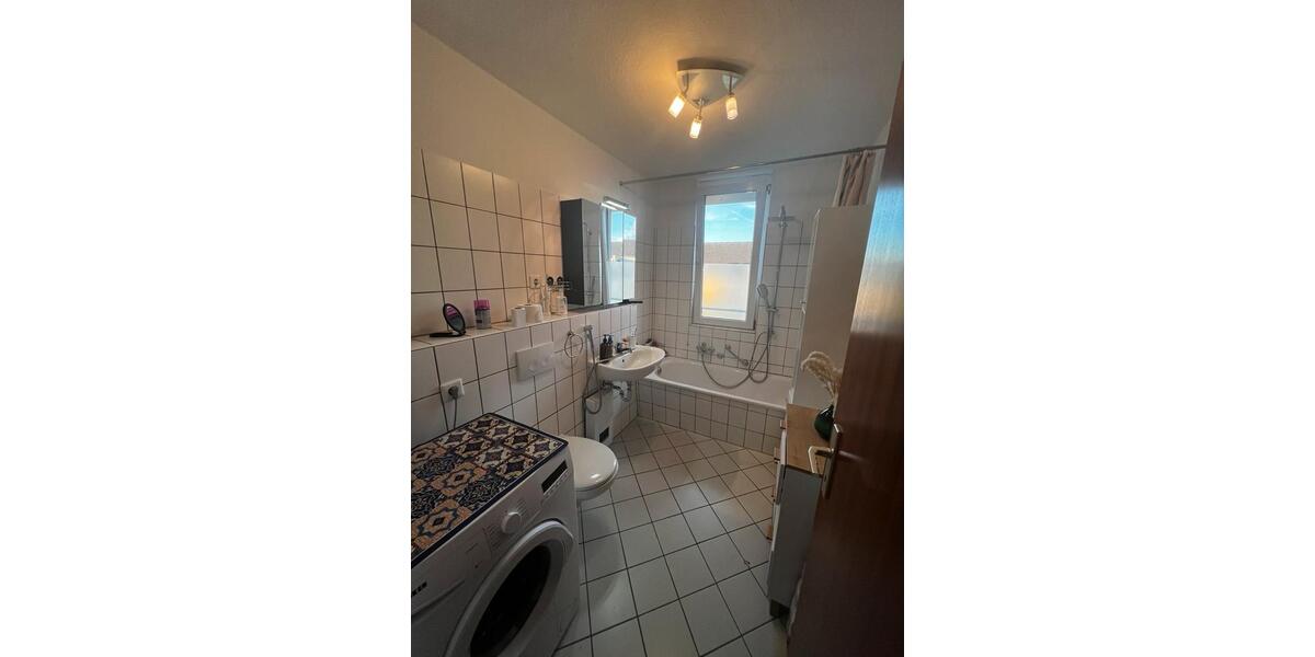 Etagenwohnung Düsseldorf Stadtbezirk 6 - 2 Zimmer, 65 m&sup2;, 1.500&euro; | Angebot:25790484