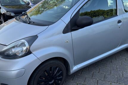 Toyota Aygo (X) 78.000 km 3.999 &euro; Neuss 41462