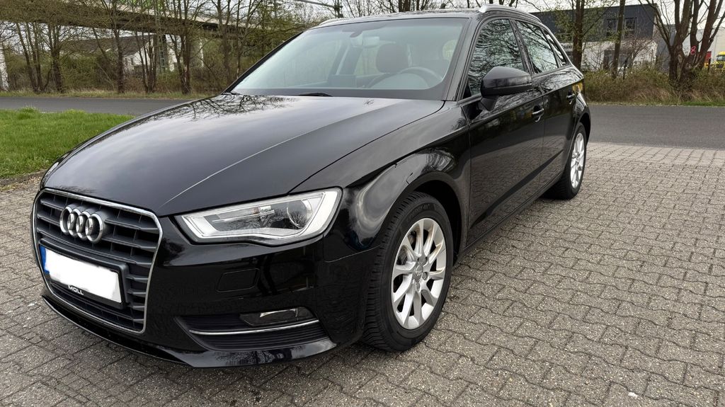 Audi A3 90.000 km 10.500 &euro; Korschenbroich 41352