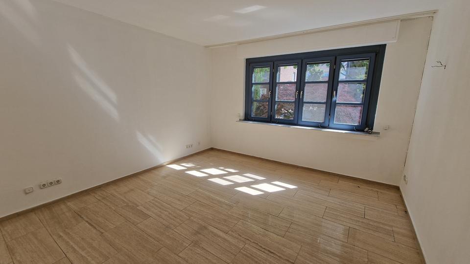 Erdgeschoßwohnung Duisburg Rheinhausen - 4 Zimmer, 149 m&sup2;, 1.600&euro; | Angebot:26531409