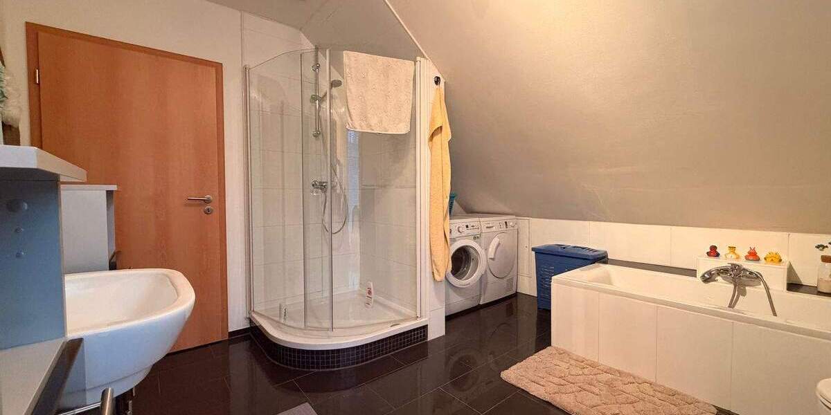 Etagenwohnung Duisburg Wanheim-Angerhausen - 2 Zimmer, 65 m&sup2;, 199.000&euro; | Angebot:25680467