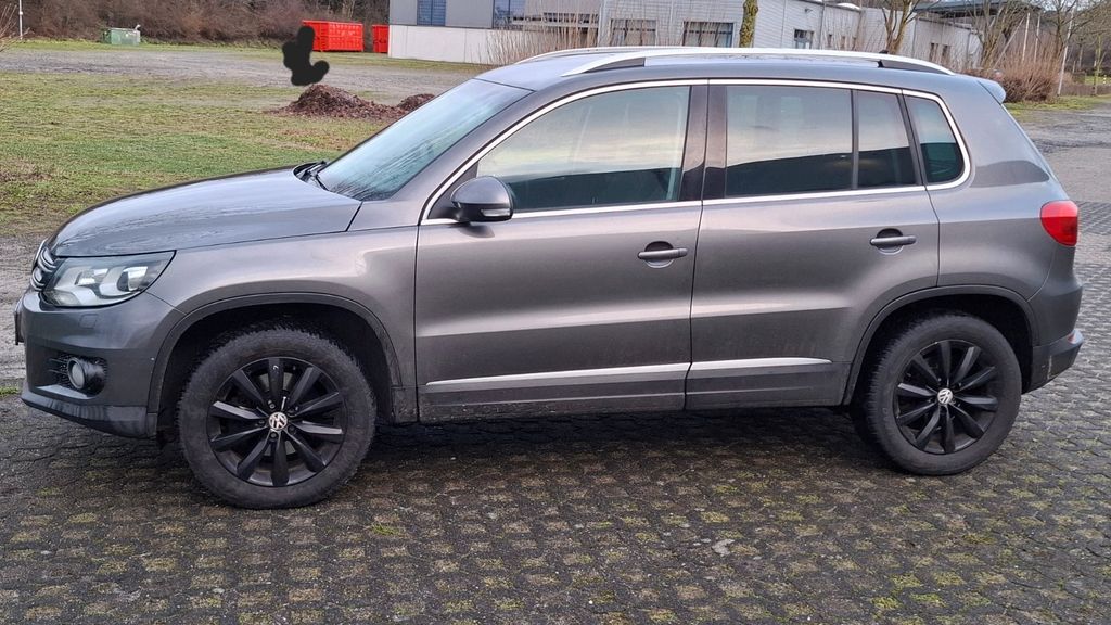 VW Tiguan 171.080 km 6.995 &euro; Straelen 47638