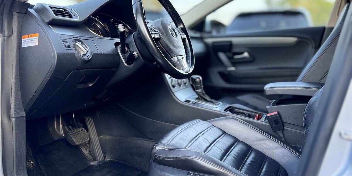 VW Passat CC Highline/Autom,/ Leder/PANO/5 Sitze 180.000 km 10.490 &euro; Mönchengladbach 41066