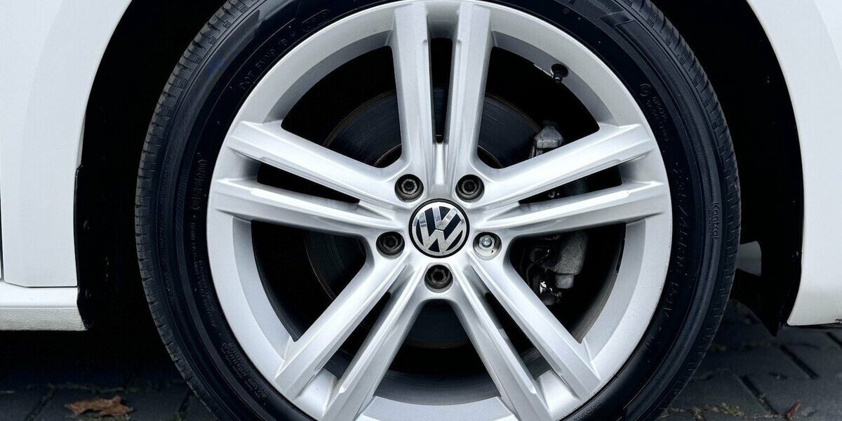 VW Passat 2,0 TDI Highline / Leder / SHD / Keyless 228.000 km 11.390 &euro; Mönchengladbach 41066