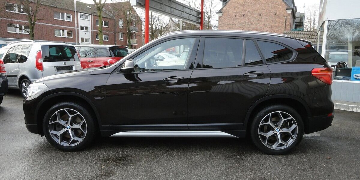BMW X1 20 d xLine 4x4 Autom Navi Leder SHZ PDC LED 208.000 km 14.999 &euro; Neuss 41462