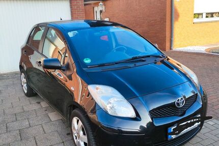 Toyota Yaris 190.000 km 2.950 &euro; Erkelenz 41812