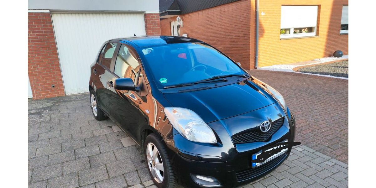 Toyota Yaris 190.000 km 2.950 &euro; Erkelenz 41812