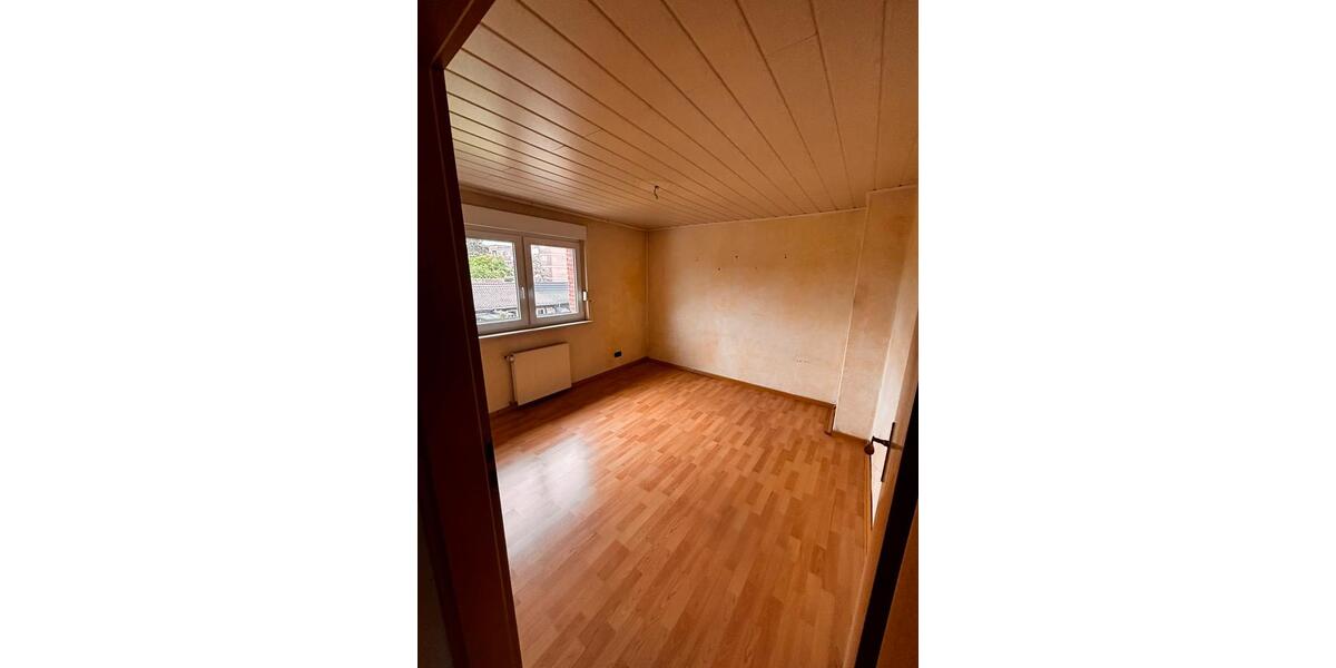 Reihenhaus Duisburg Hochheide - 3 Zimmer, 80 m&sup2;, 235.000&euro; | Angebot:26766270