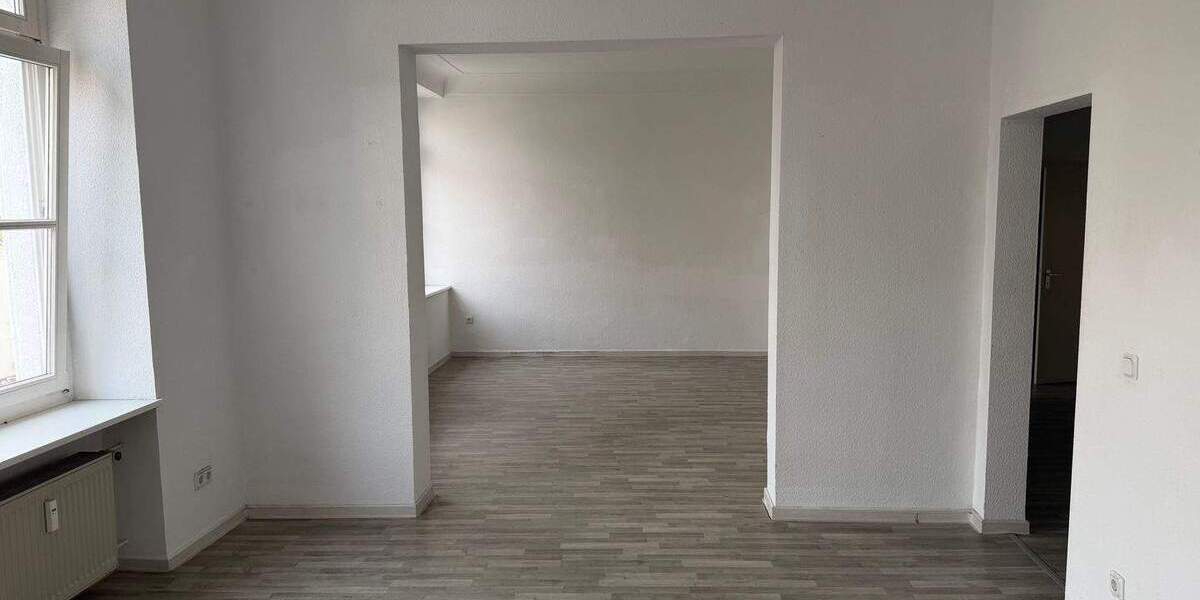 Etagenwohnung Duisburg Dellviertel - 3 Zimmer, 93 m&sup2;, 590&euro; | Angebot:25927892