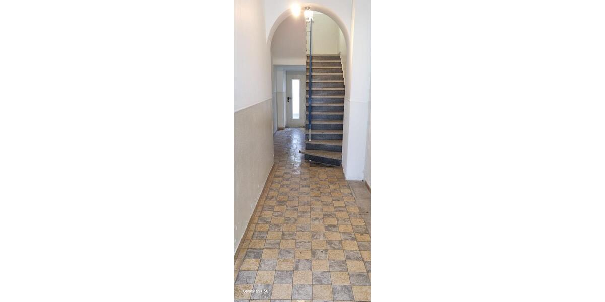 Dachgeschoßwohnung Krefeld - 2 Zimmer, 40 m&sup2;, 350&euro; | Angebot:24813259