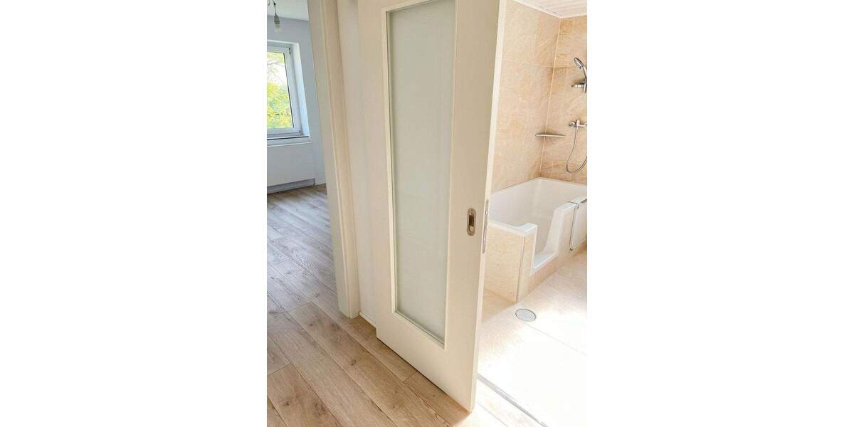 Etagenwohnung Düsseldorf Unterbach - 4 Zimmer, 88 m&sup2;, 350.000&euro; | Angebot:25906556