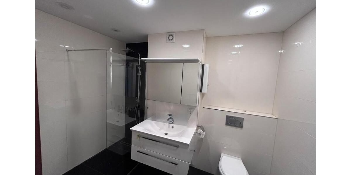 Etagenwohnung Düsseldorf Stadtbezirk 7 - 3 Zimmer, 80 m&sup2;, 1.800&euro; | Angebot:26680693