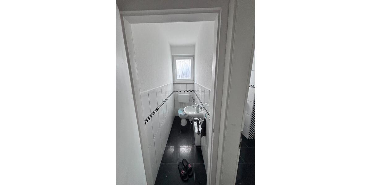 Etagenwohnung Ratingen Tiefenbroich - 3 Zimmer, 105 m&sup2;, 1.100&euro; | Angebot:26532618