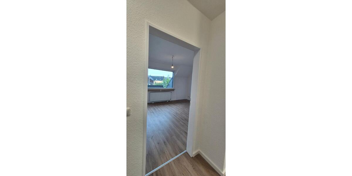 Dachgeschoßwohnung Mönchengladbach Ost - 3 Zimmer, 65 m&sup2;, 650&euro; | Angebot:26648956