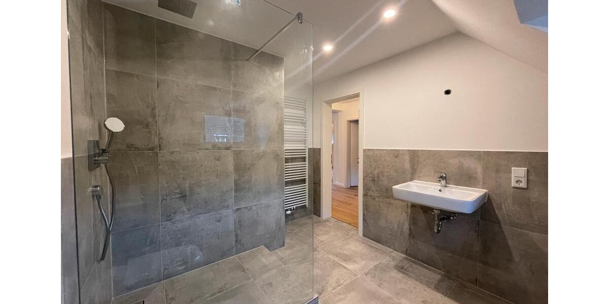 Etagenwohnung Düsseldorf Niederkassel - 3 Zimmer, 66 m&sup2;, 1.400&euro; | Angebot:24002364