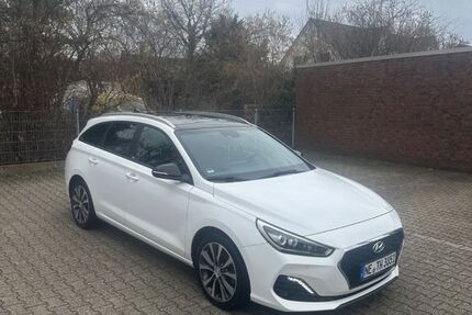 Hyundai i30 98.000 km 15.900 &euro; Grevenbroich 41515