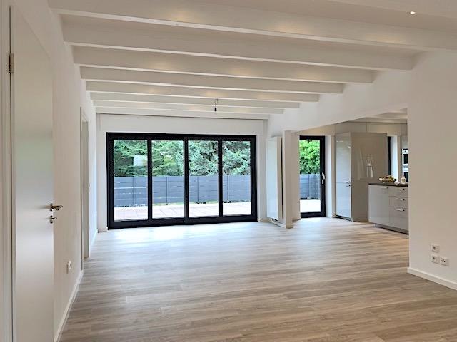 Etagenwohnung Meerbusch - 3 Zimmer, 205 m&sup2;, 1.910&euro; | Angebot:25899126