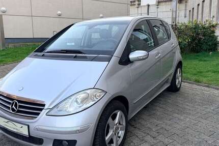 Mercedes-Benz A 180 253.701 km 2.450 &euro; Mönchengladbach 41236
