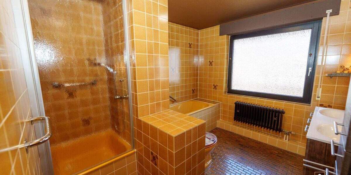 Mehrfamilienhaus, Wohnhaus Krefeld / Fischeln Fischeln - 5 Zimmer, 150 m&sup2;, 499.000&euro; | Angebot:25774713