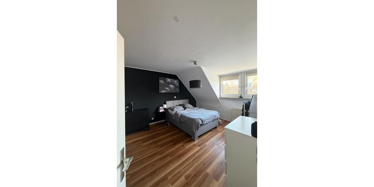 Dachgeschoßwohnung Krefeld Benrad - 2 Zimmer, 62 m&sup2;, 560&euro; | Angebot:25944877