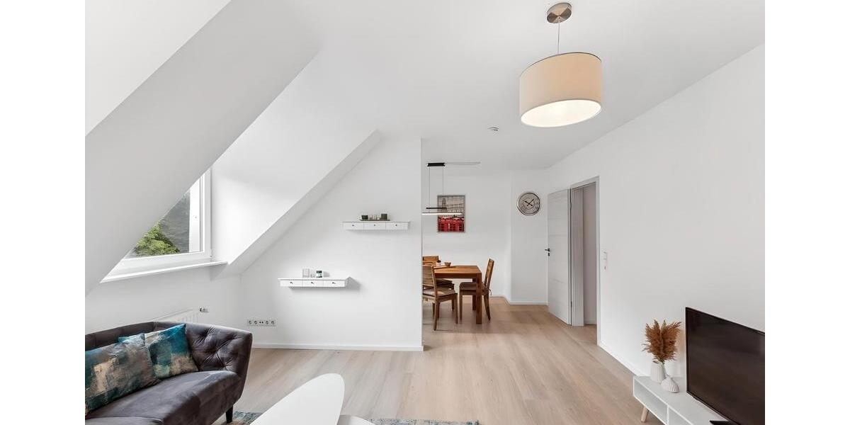 Dachgeschoßwohnung Düsseldorf Stadtbezirk 6 - 2.5 Zimmer, 64 m&sup2;, 1.500&euro; | Angebot:26003661