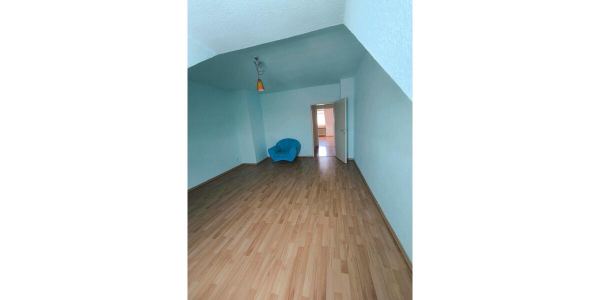 Dachgeschoßwohnung Düsseldorf Stadtbezirk 9 - 3 Zimmer, 65 m&sup2;, 650&euro; | Angebot:26688510