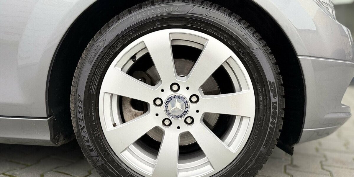 Mercedes-Benz C 180 T Kompressor / 50TKm / el. FH / 1. Hand 50.000 km 11.490 &euro; Mönchengladbach 41066