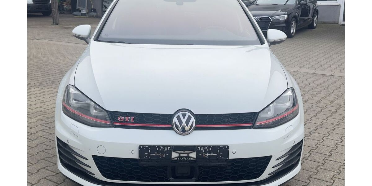 VW Golf 160.000 km 15.900 &euro; Düsseldorf 40599