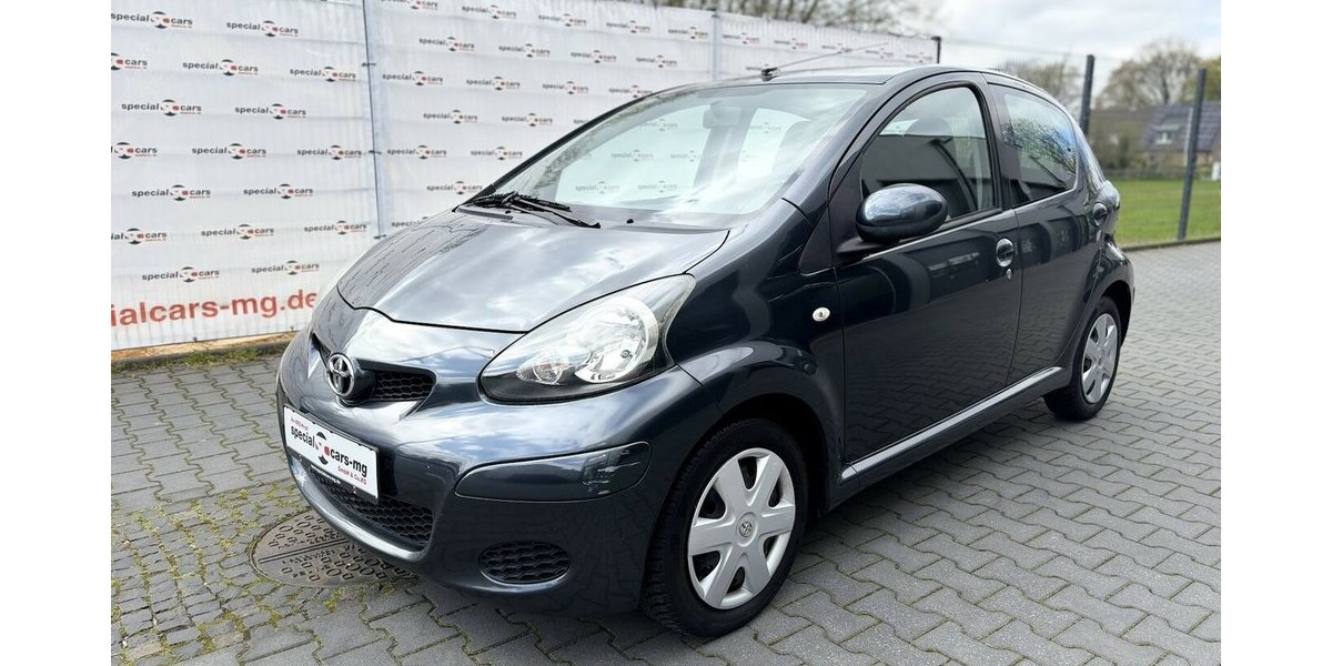 Toyota Aygo Basis / Klima / Elektr. FH / MP3 Player 95.000 km 2.890 &euro; Mönchengladbach 41066
