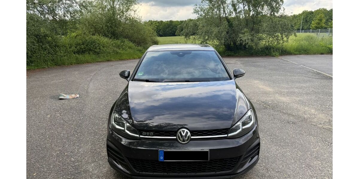 VW Golf 144.000 km 18.900 &euro; Brüggen 41379