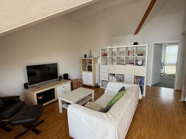 Provisionsfrei* Lage, Lage, Lage: möblierte 2-Z.-Wohnung mit Loggia & Weitblick in Meerbusch - 2- Meerbusch Lank-Latum | Angebot:27287410