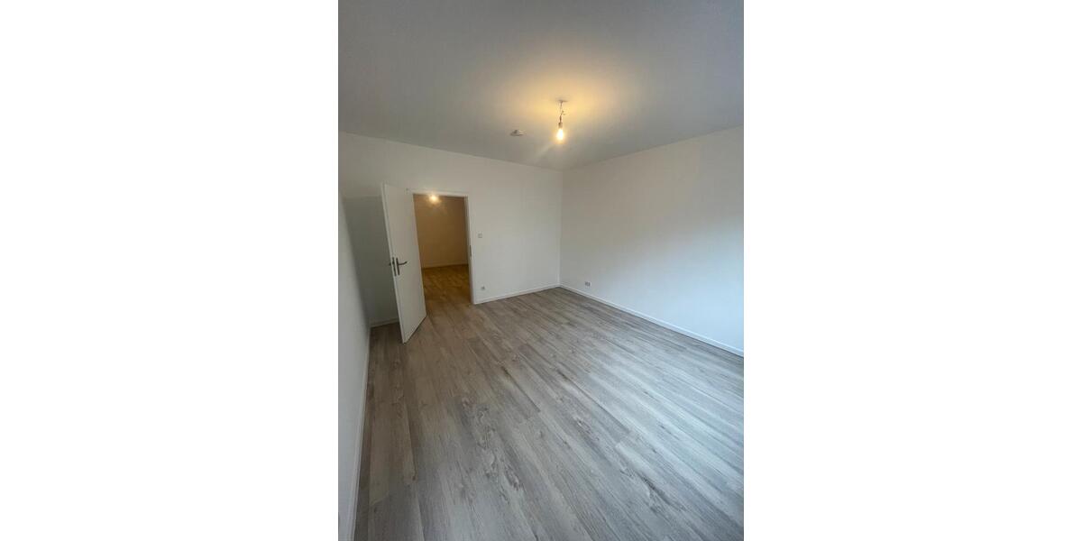 Etagenwohnung Düsseldorf Stadtmitte - 1 Zimmer, 120 m&sup2;, 737&euro; | Angebot:25718233